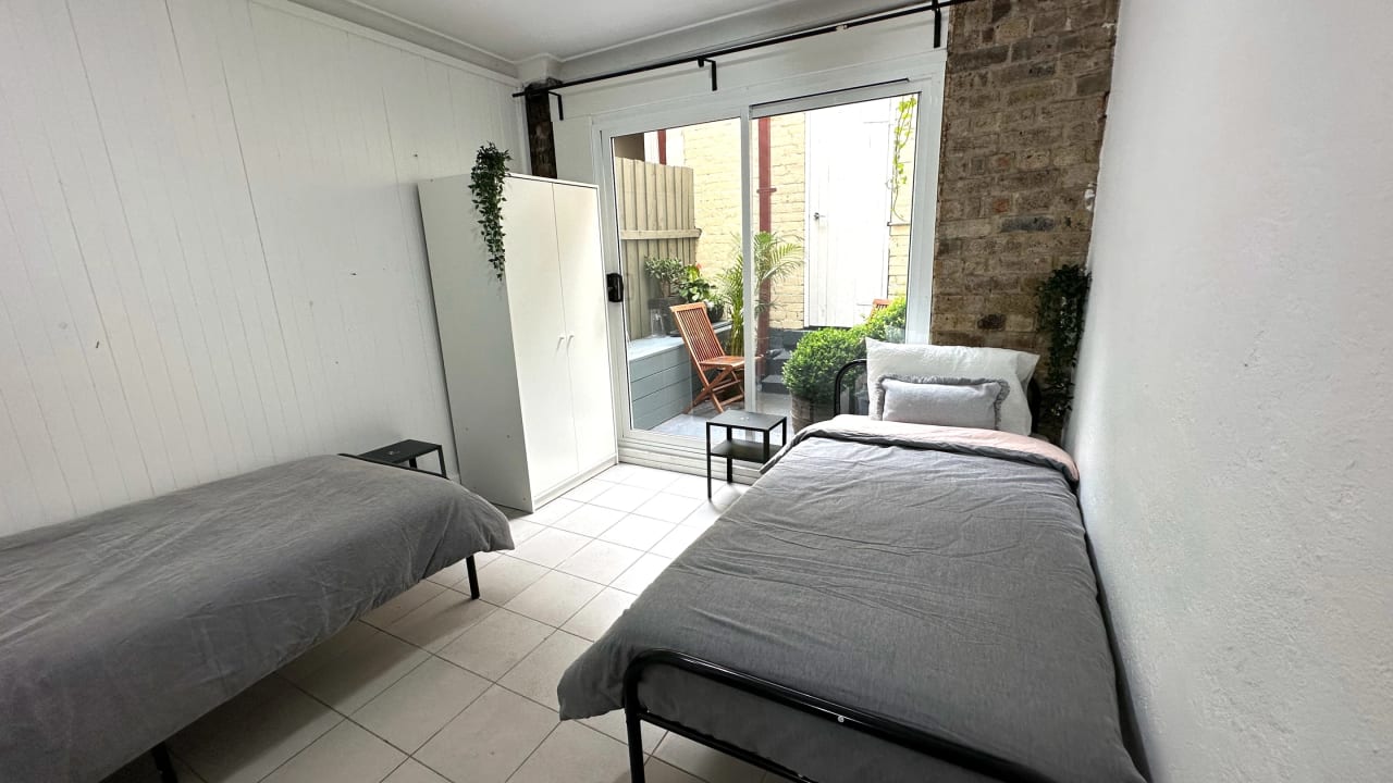 Furnished room in a share house