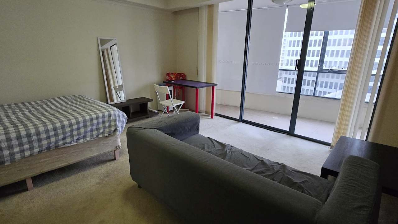Furnished room in a flatshare