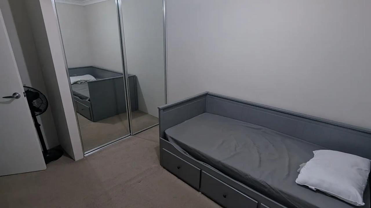 Room in a share house