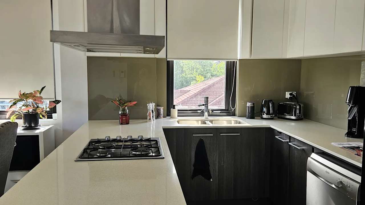 Furnished room with ensuite in a flatshare