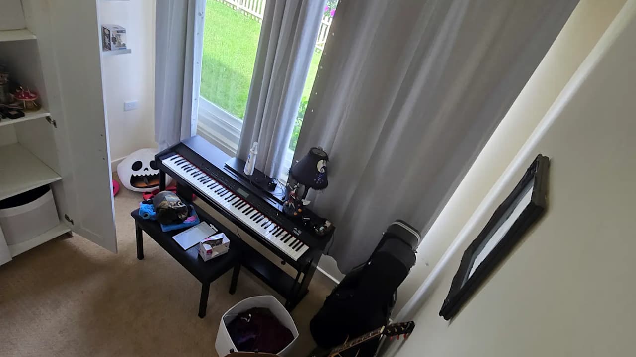 Unfurnished room in a share house