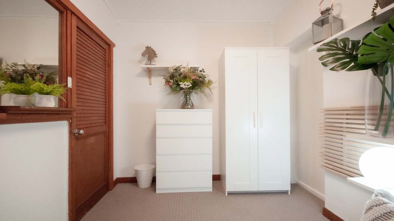 Furnished room in a share house