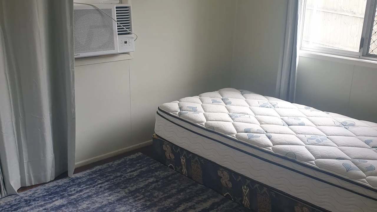 Room in a share house