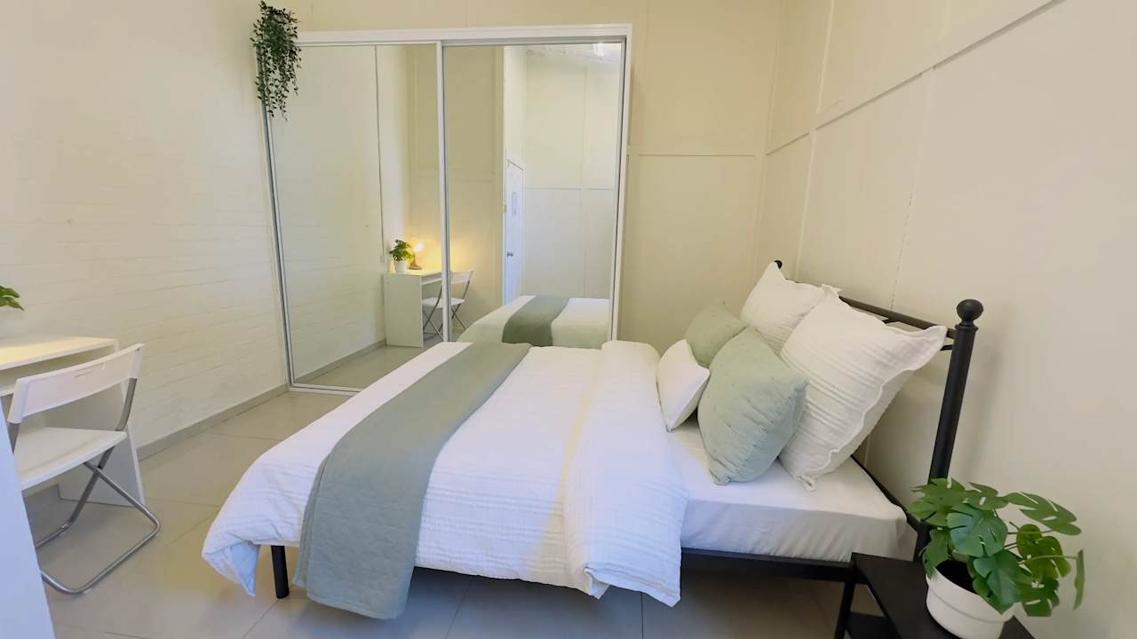 Furnished room in a share house