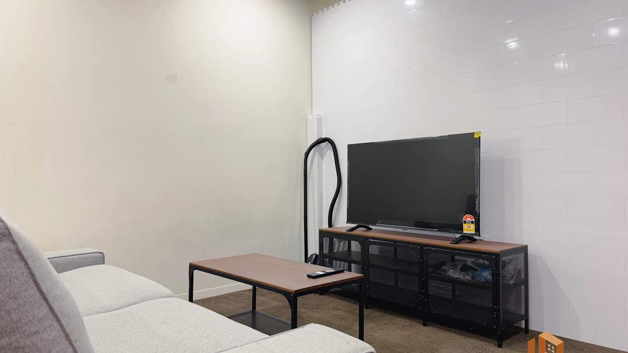 Furnished room in a flatshare
