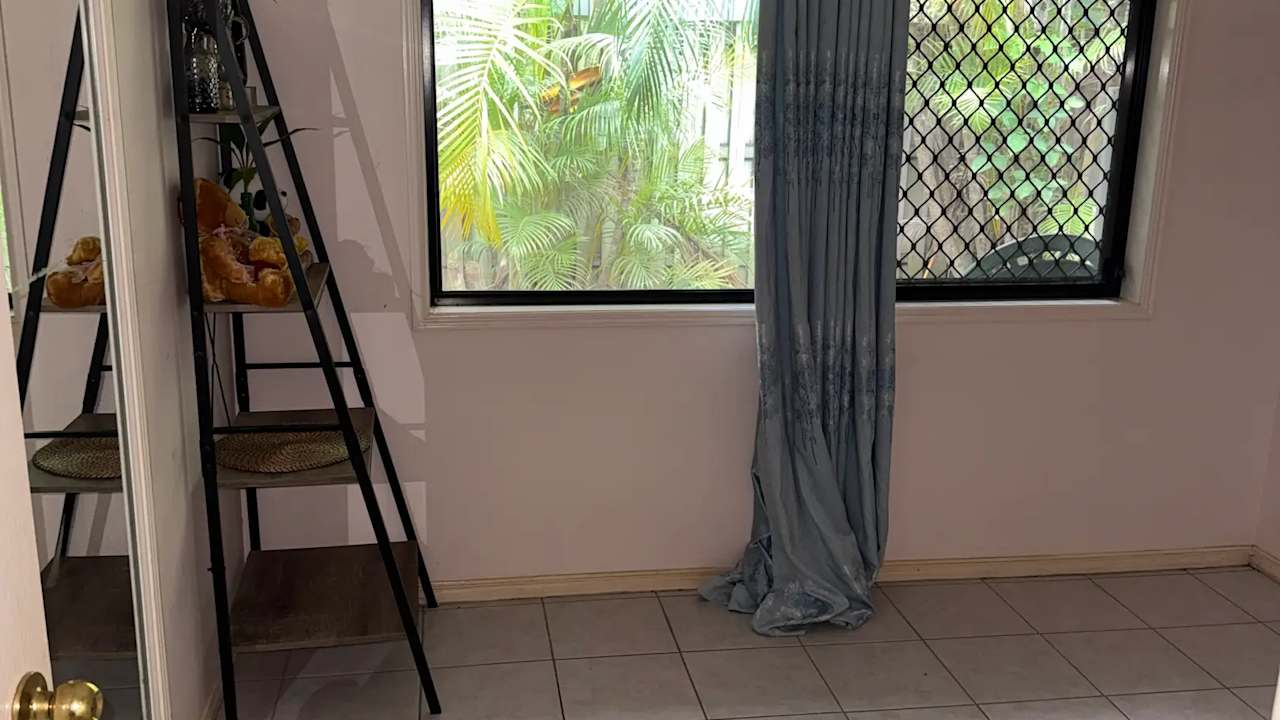 Unfurnished room in a share house