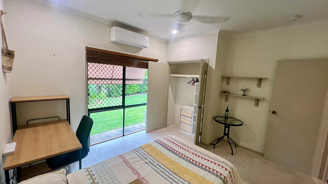 Furnished room in a share house