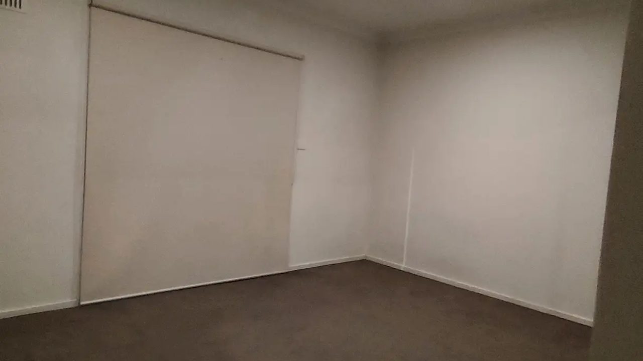 Unfurnished room in a flatshare