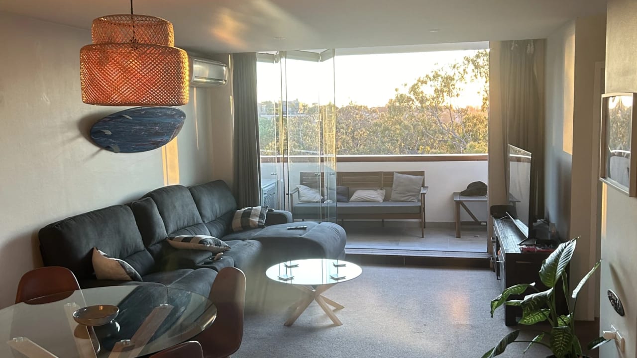 Furnished room in a flatshare