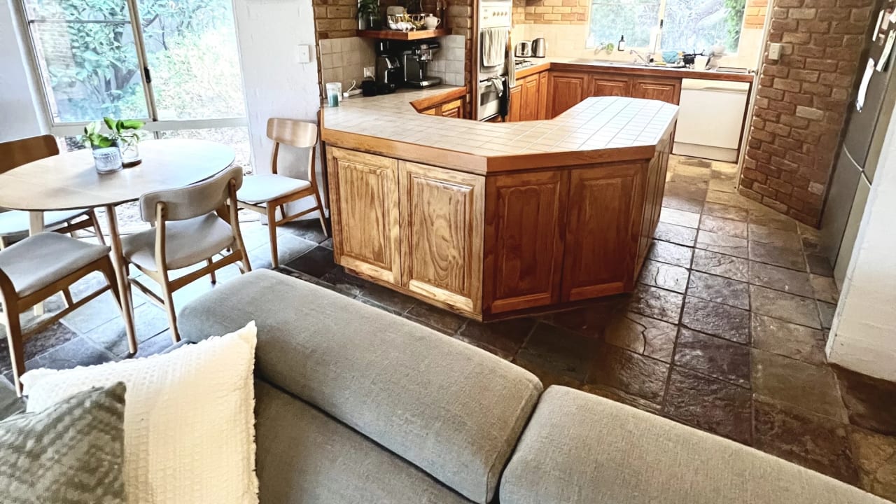 Room in a share house