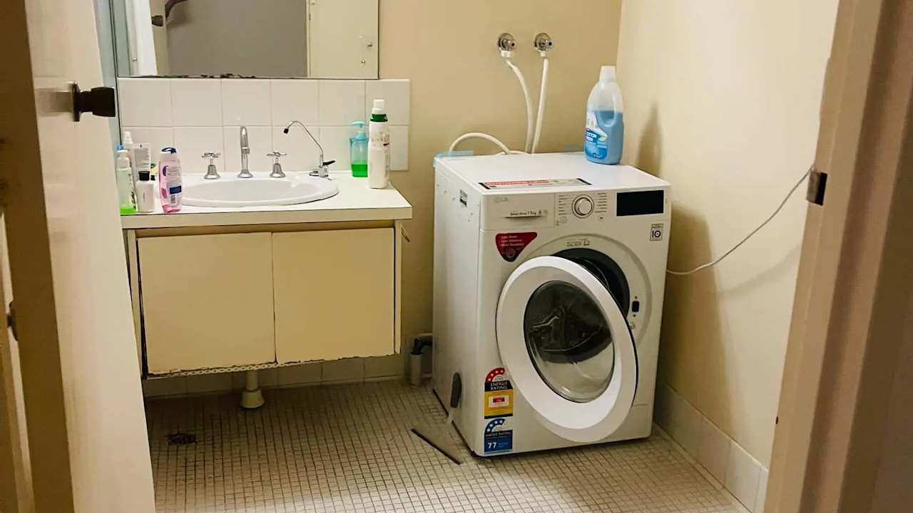 Furnished room with own bathroom