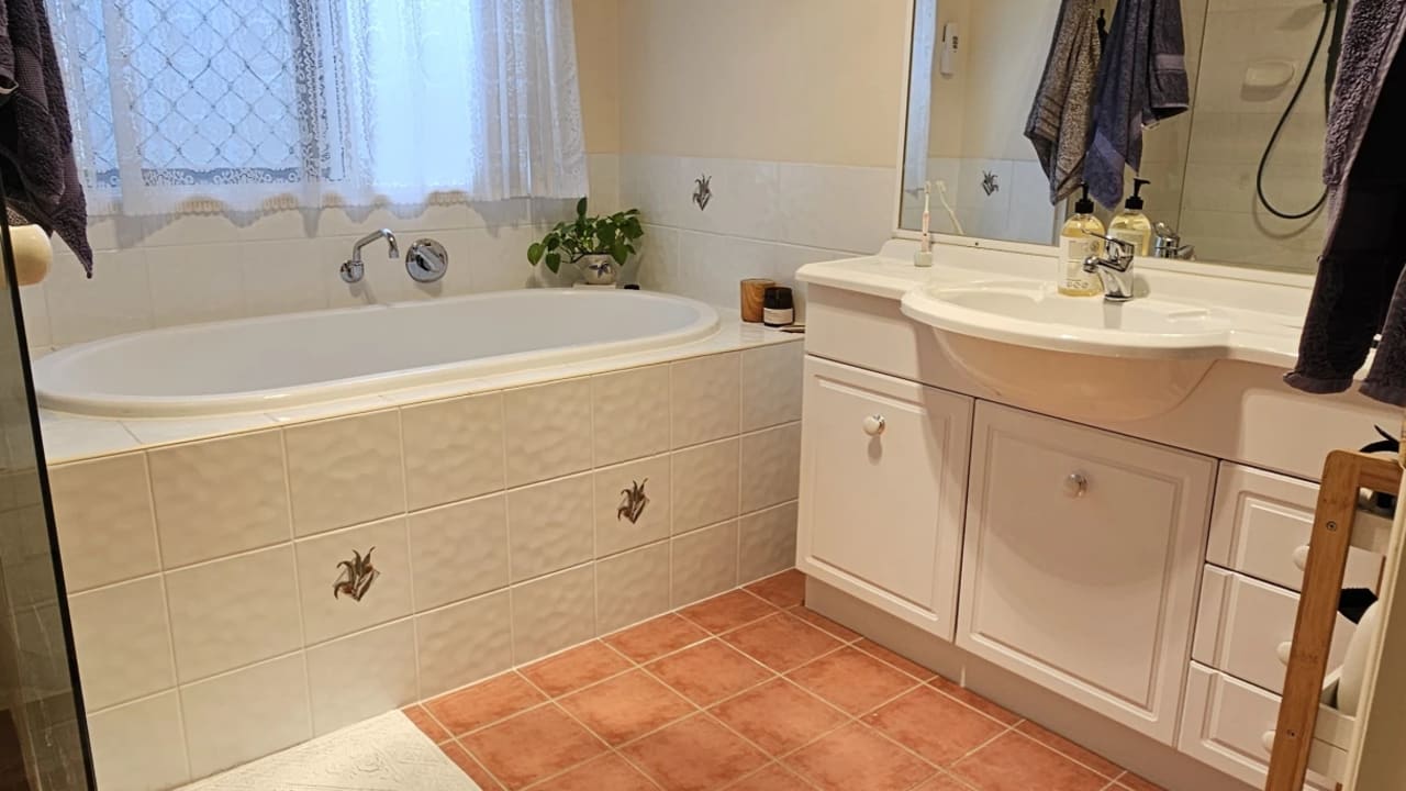Furnished room with own bathroom