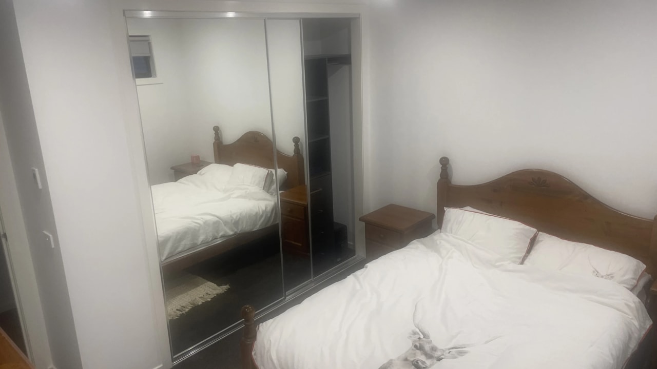 Room in a share house