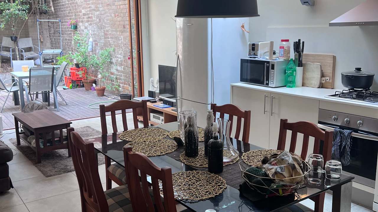 Room in a share house