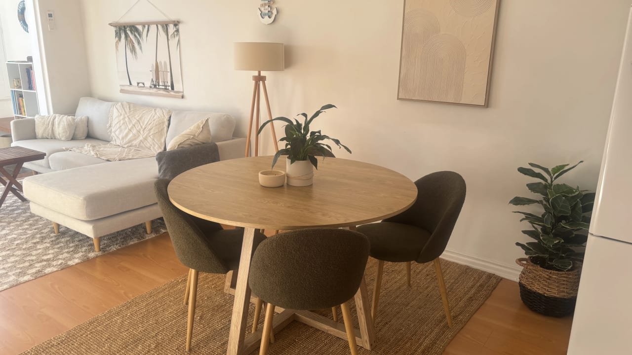 Unfurnished room in a flatshare