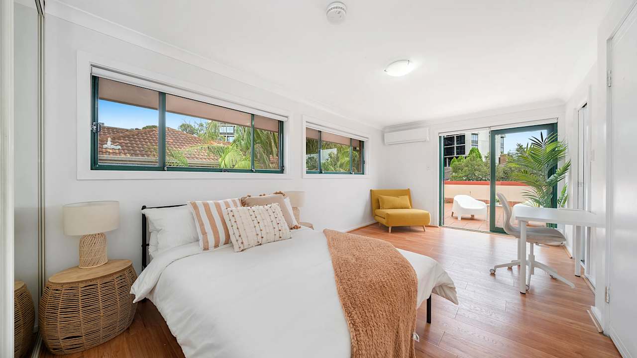 Room in a share house