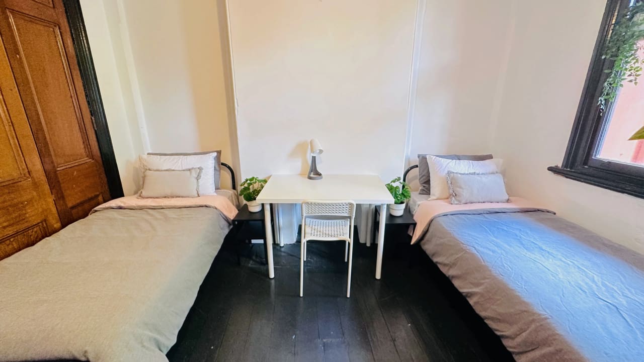 Furnished room in a share house