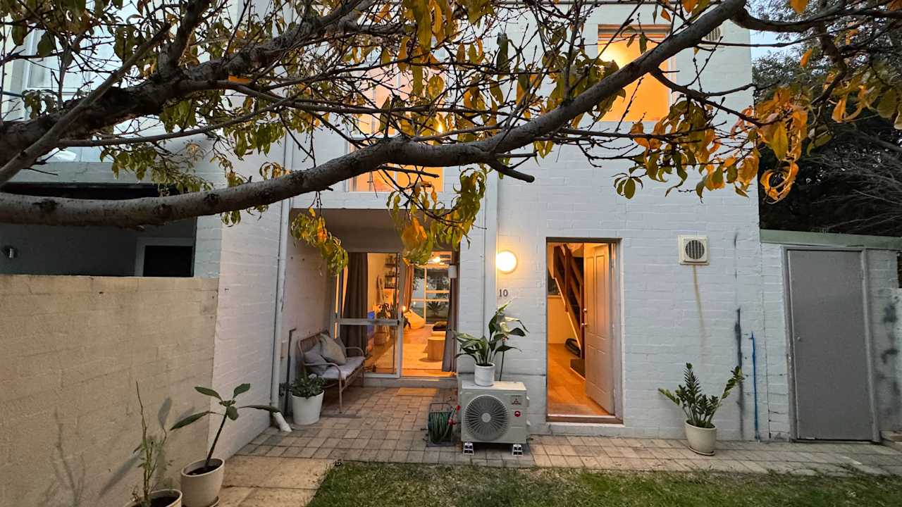 Room in a share house