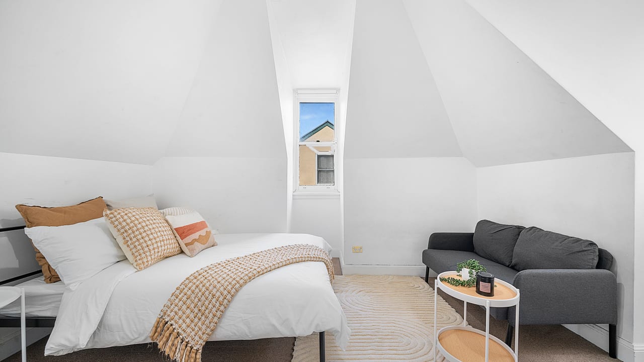 Room with ensuite in a share house
