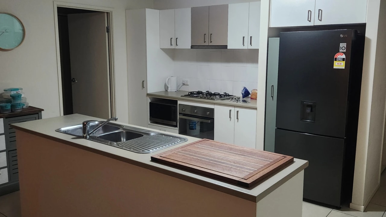 Room in a share house