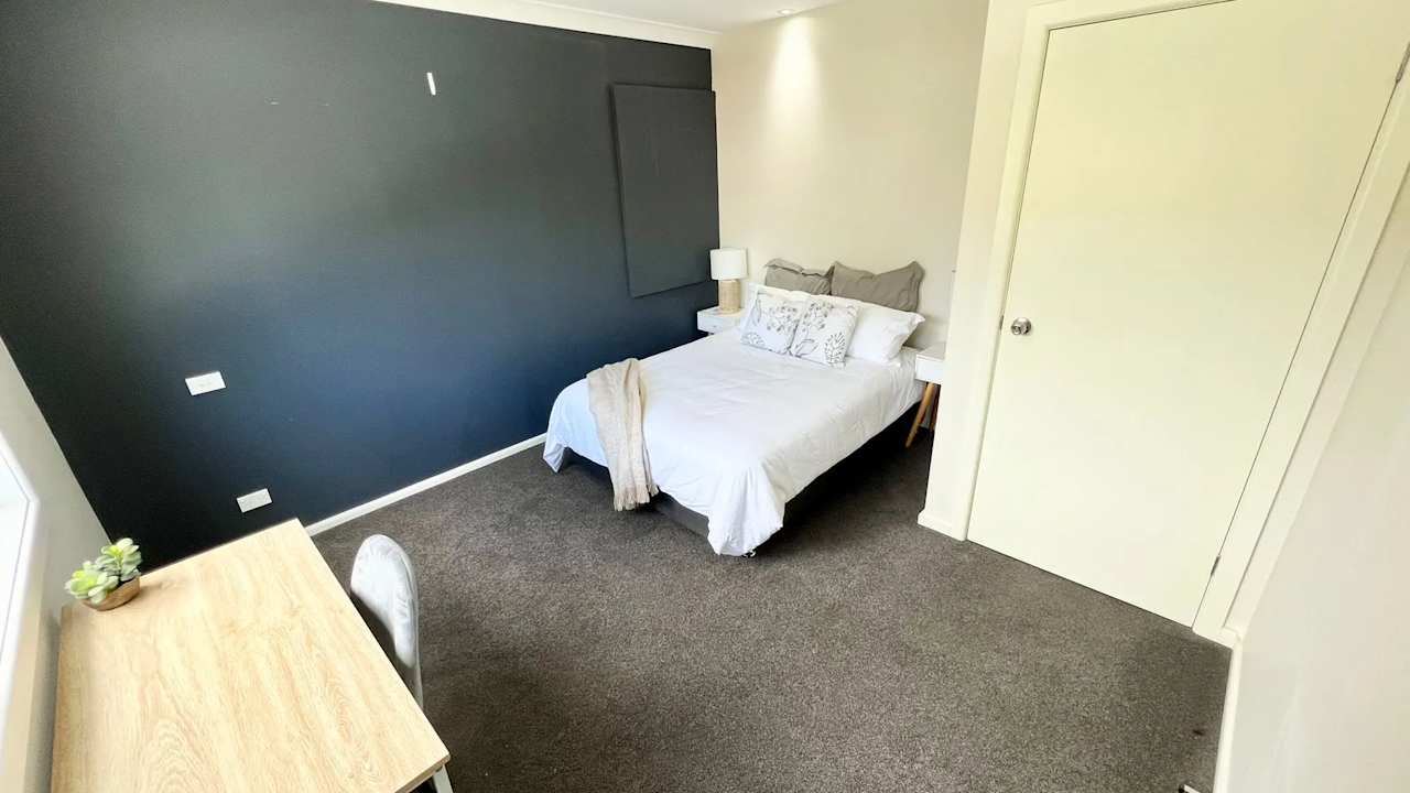 Room in a share house