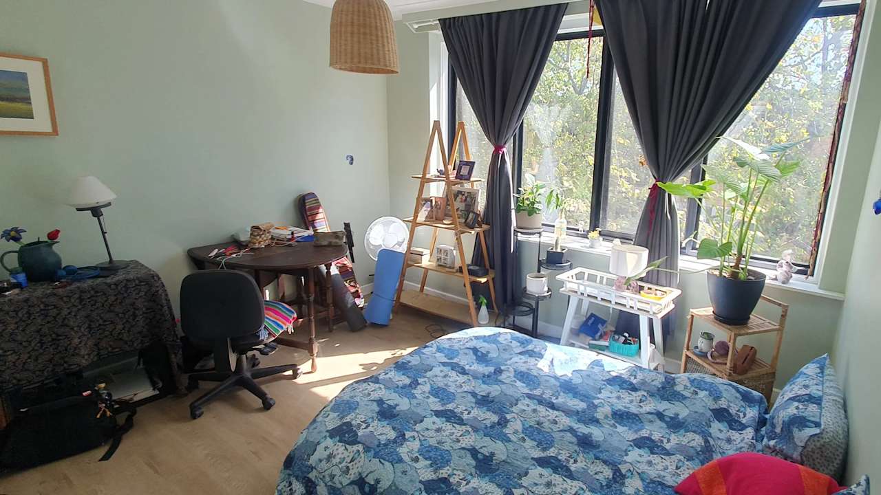 Unfurnished room in a flatshare