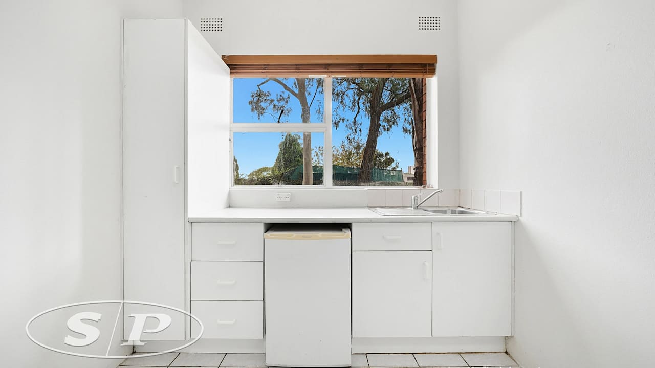 Furnished room studio flat for rent