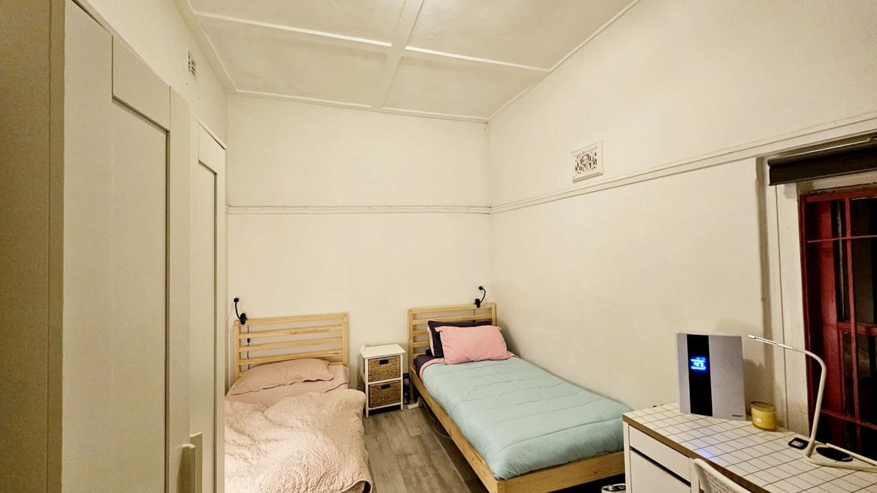 Furnished room in a flatshare