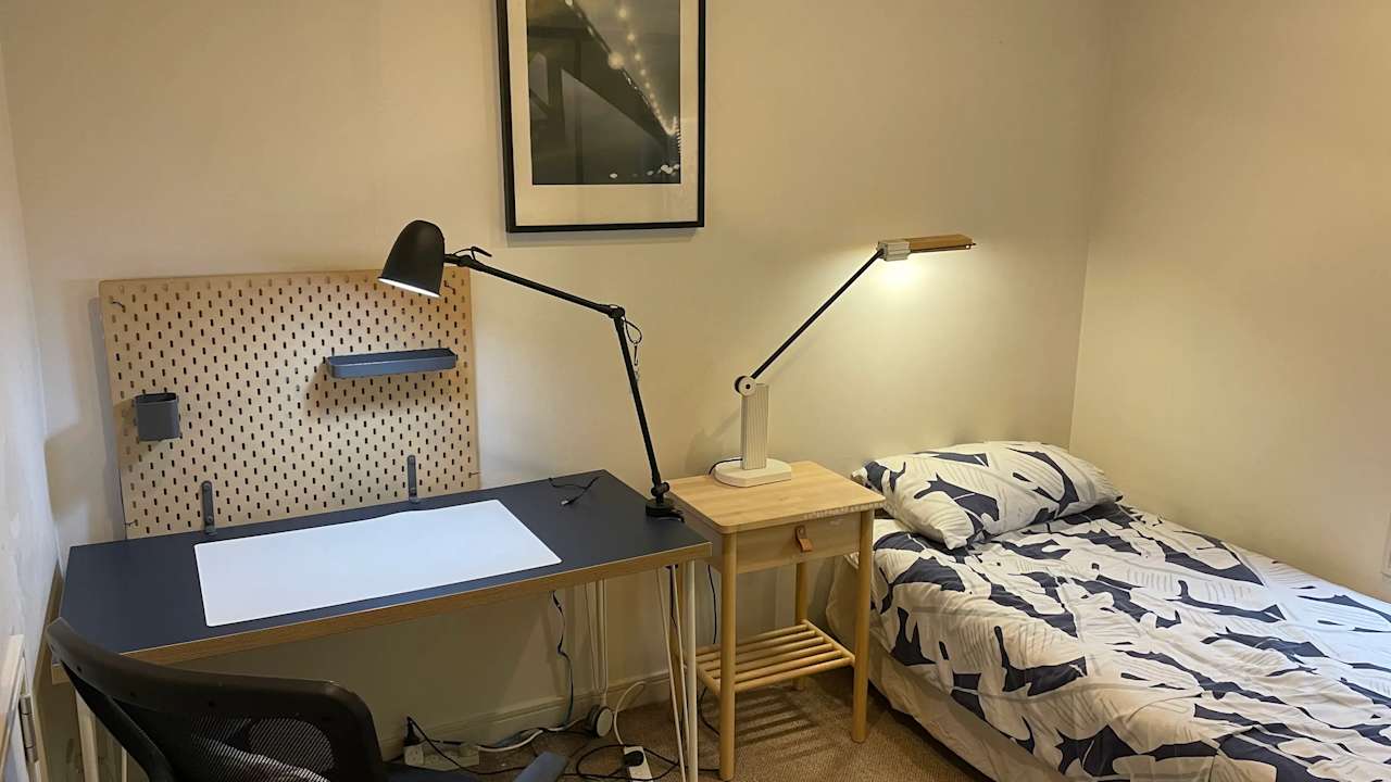 Furnished room in a share house