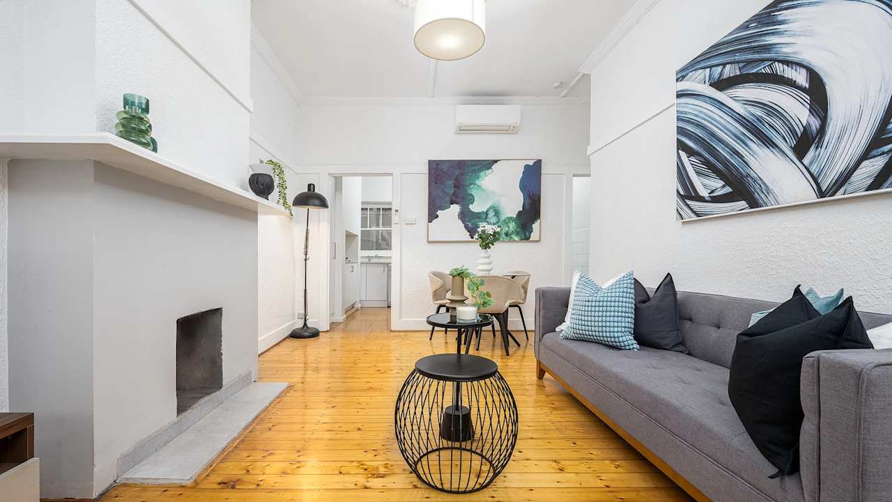 Whole property with 2 rooms for rent