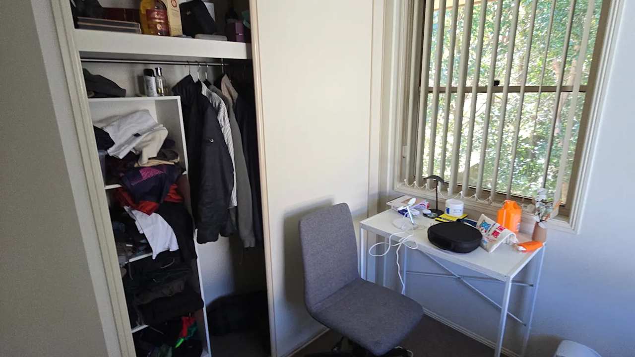 Furnished room in a share house
