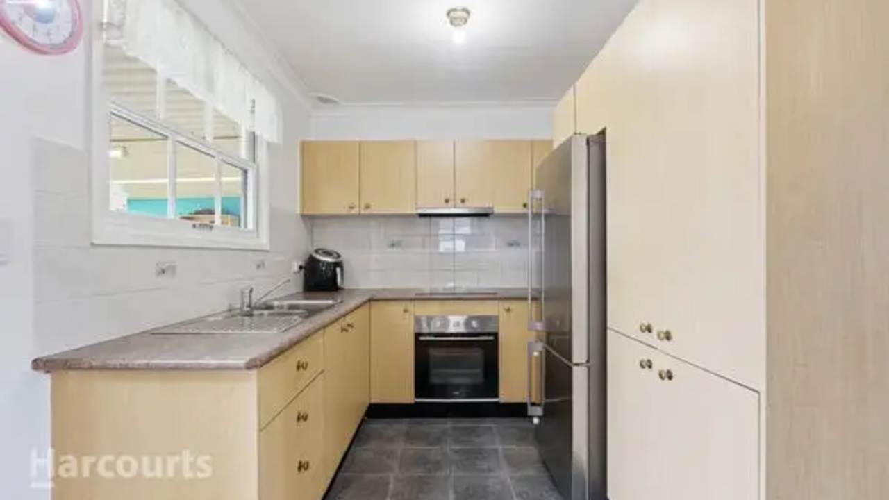 Whole property with 3 rooms for rent