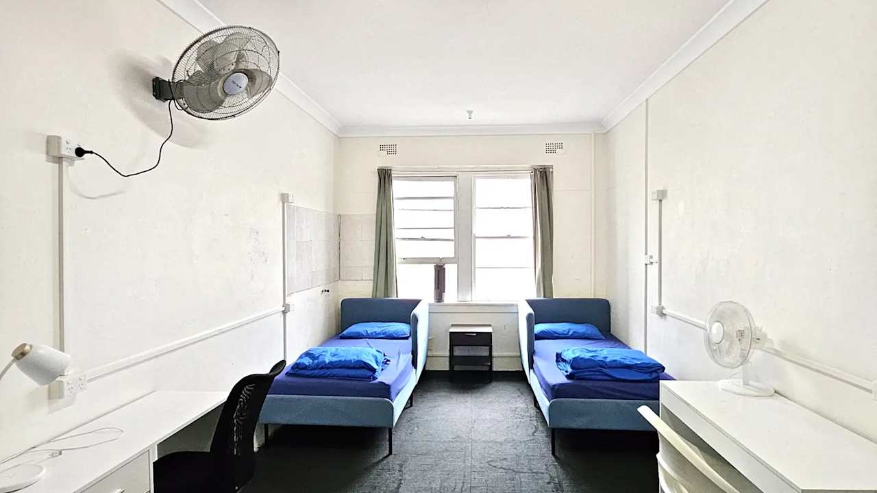 Furnished room in a flatshare
