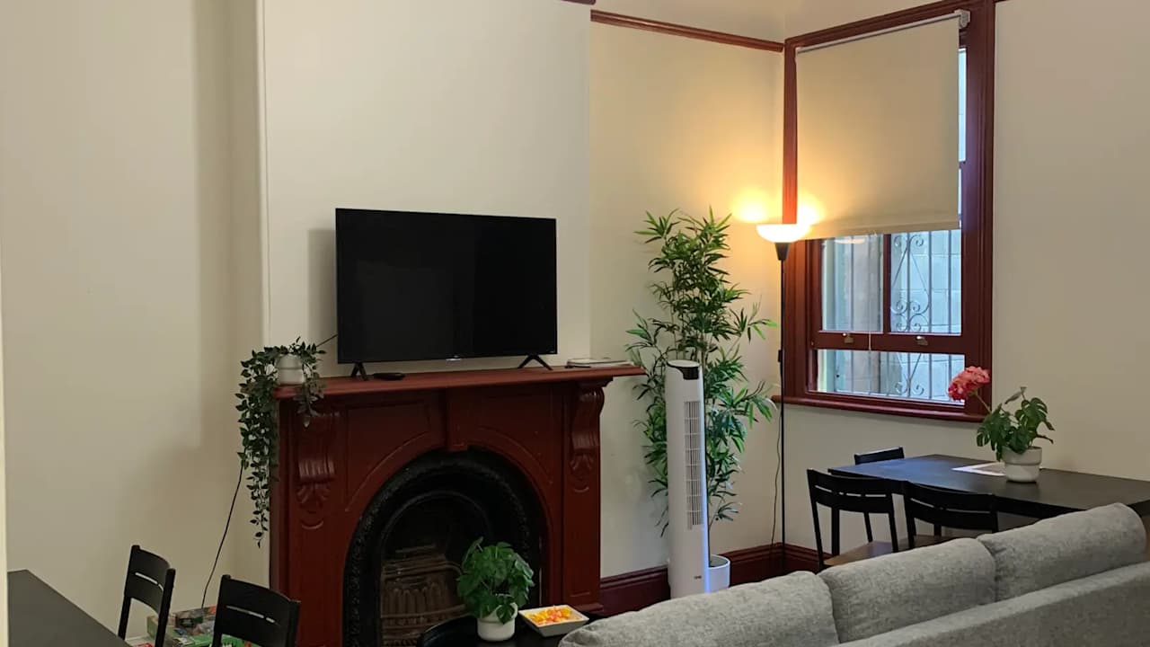 Furnished room in a flatshare