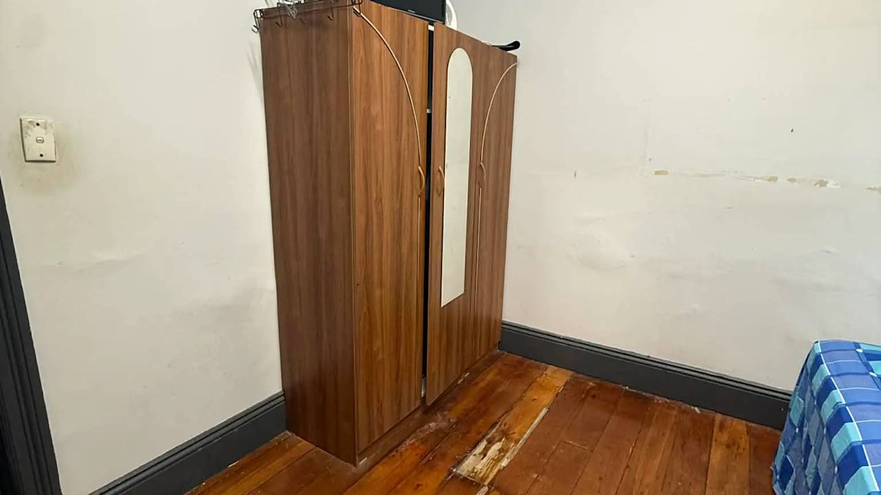 Furnished room in a share house