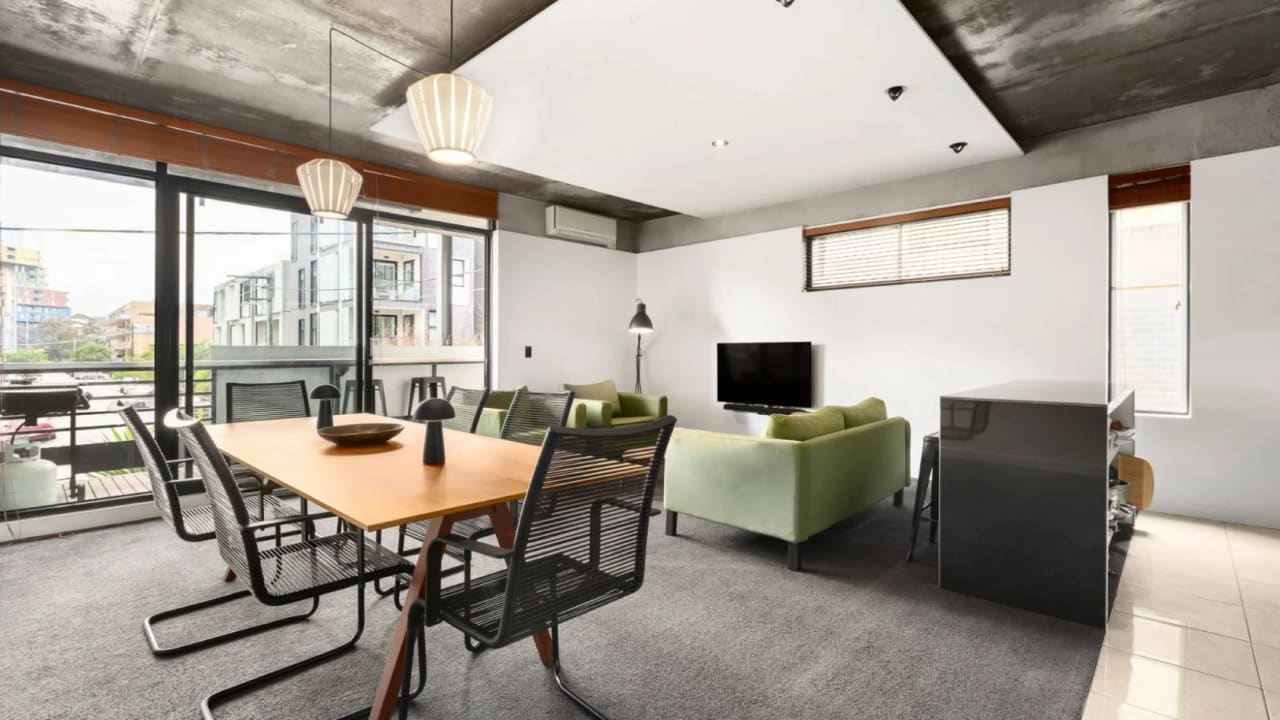 Furnished room in a flatshare