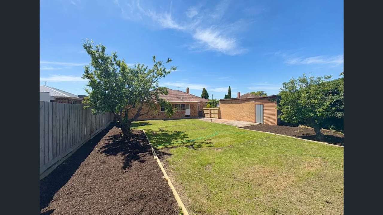 Unfurnished room in a share house