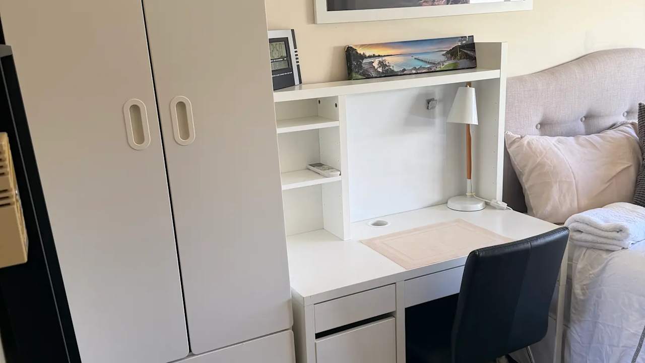 Furnished room in a share house
