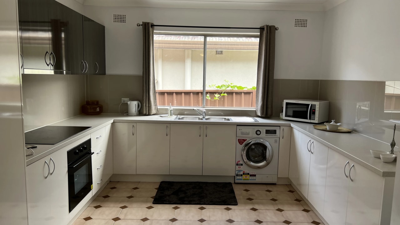 Whole property with 3 rooms for rent