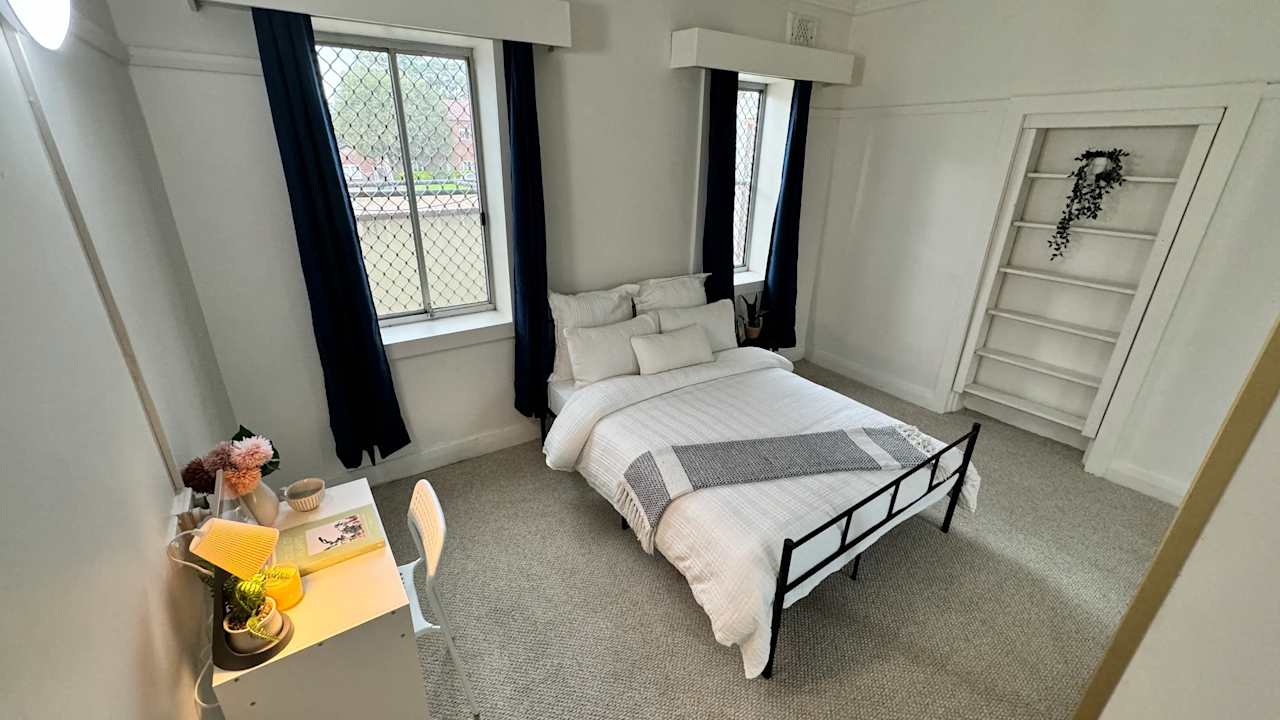 Furnished room in a share house