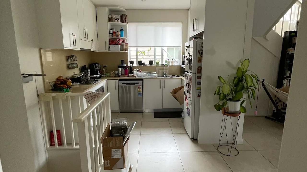 Furnished room in a share house