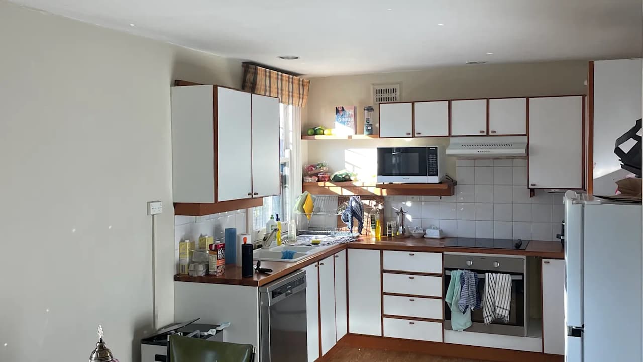 Room in a share house