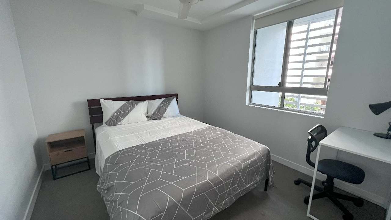 Furnished room with ensuite in a flatshare