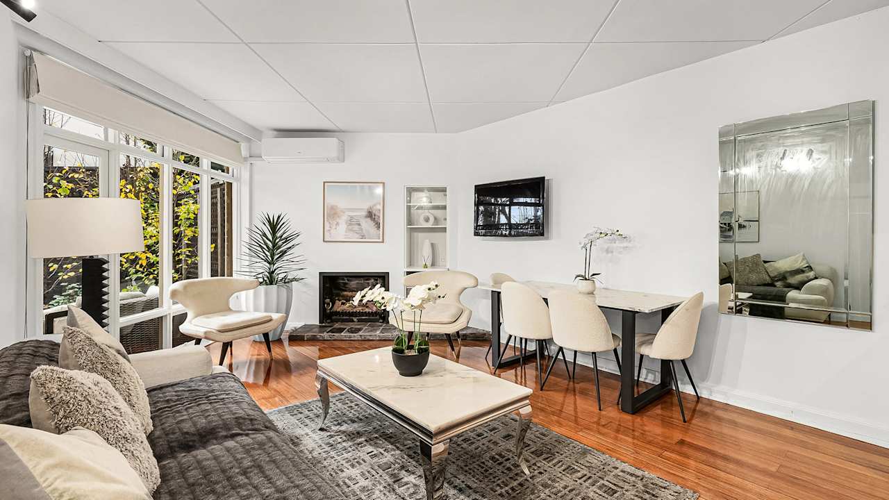 Furnished room in a flatshare