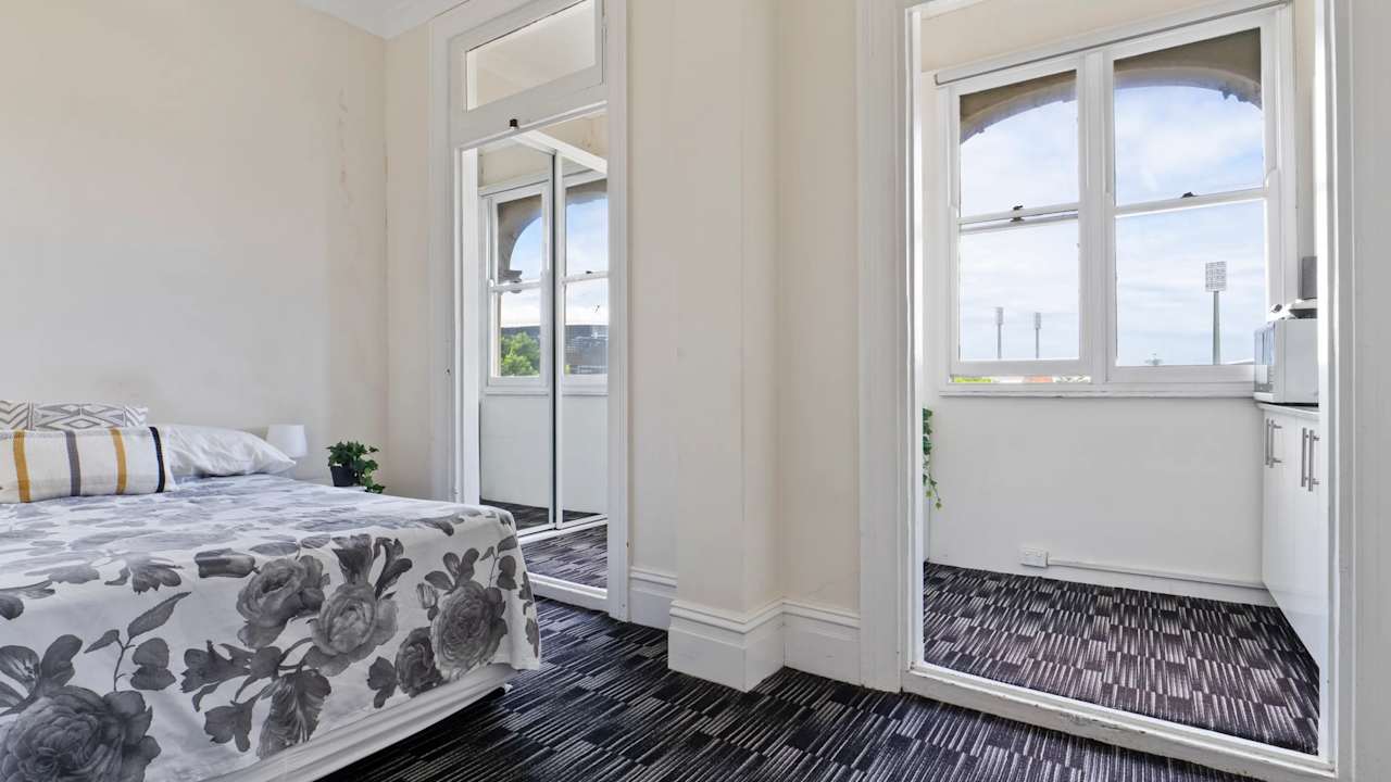 Furnished room with own bathroom