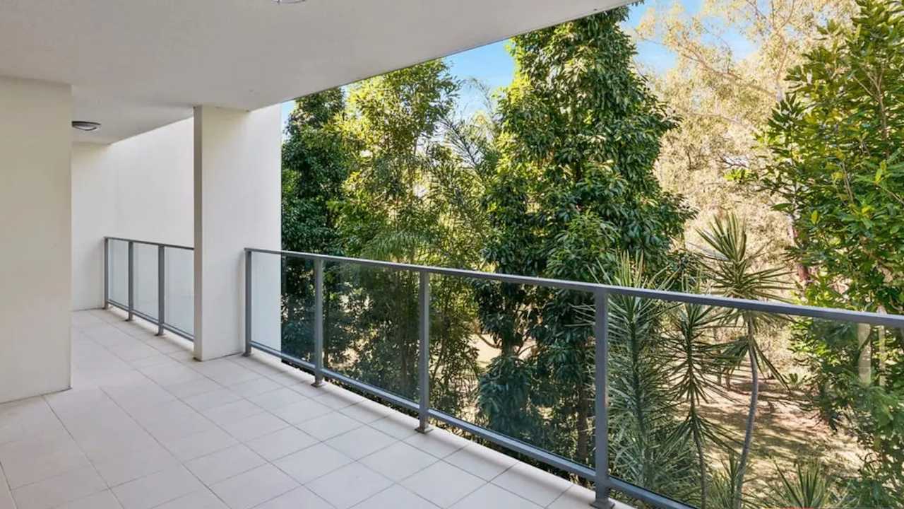 Unfurnished room with ensuite in a flatshare