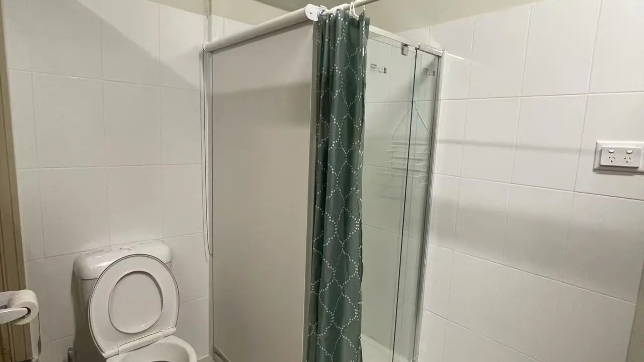 Whole property with 2 rooms for rent
