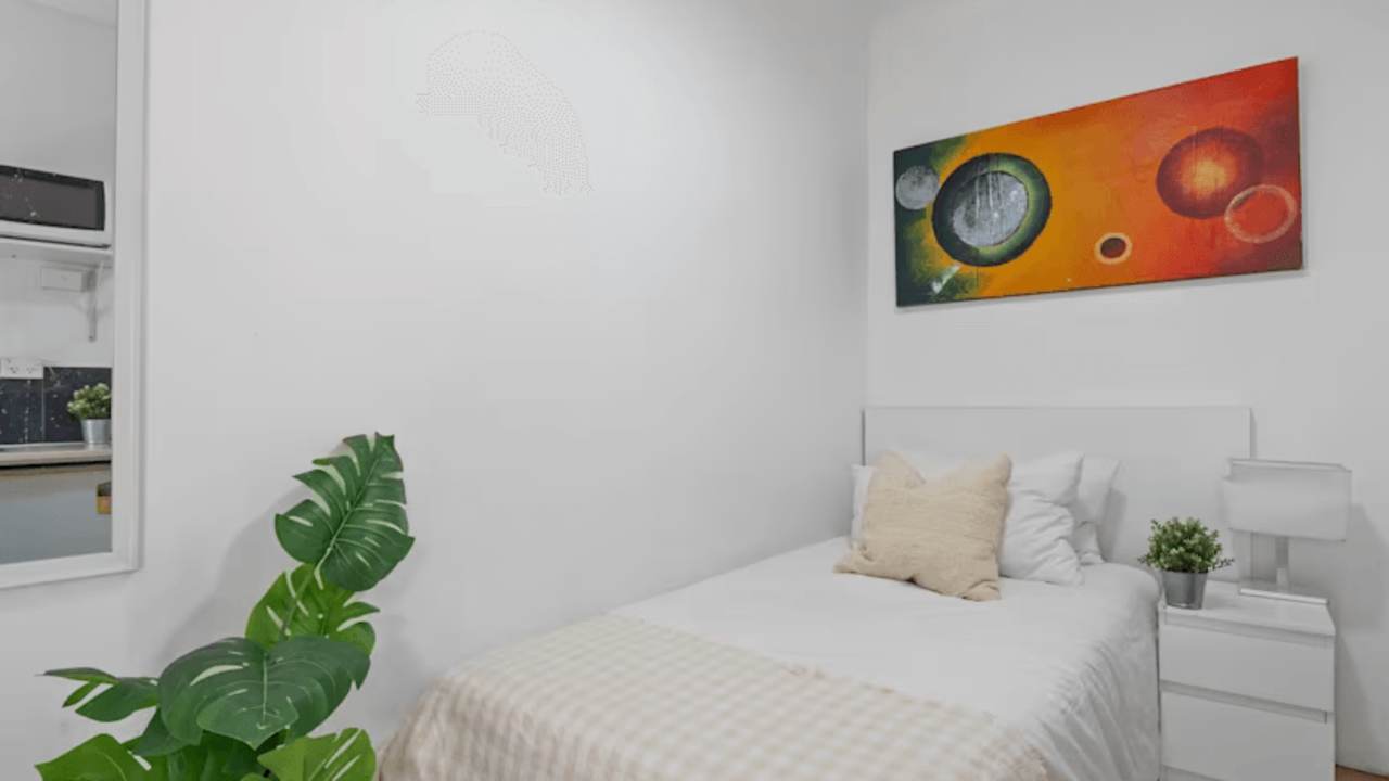 Furnished room in a share house