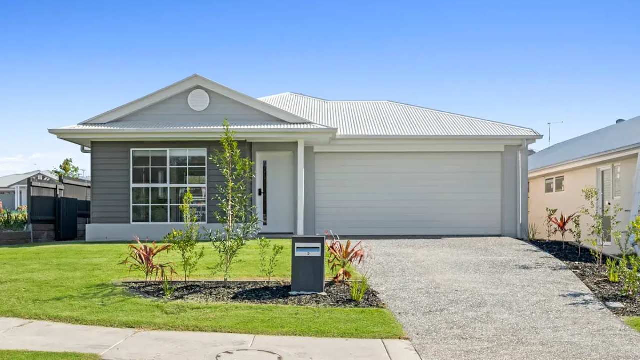 Furnished room with ensuite in a share house