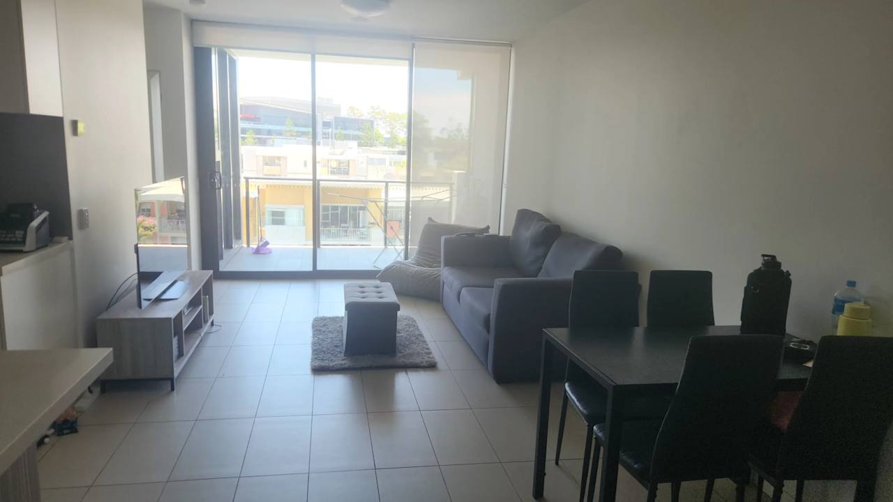 Unfurnished room in a flatshare